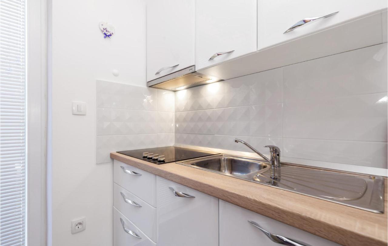 Nice Apartment In Rukavac With Kitchen Exterior foto
